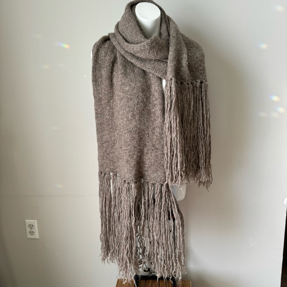 Rogan Oversized Alpaca Wool Linen Scarf Shawl Made in Peru - Picture 6 of 12